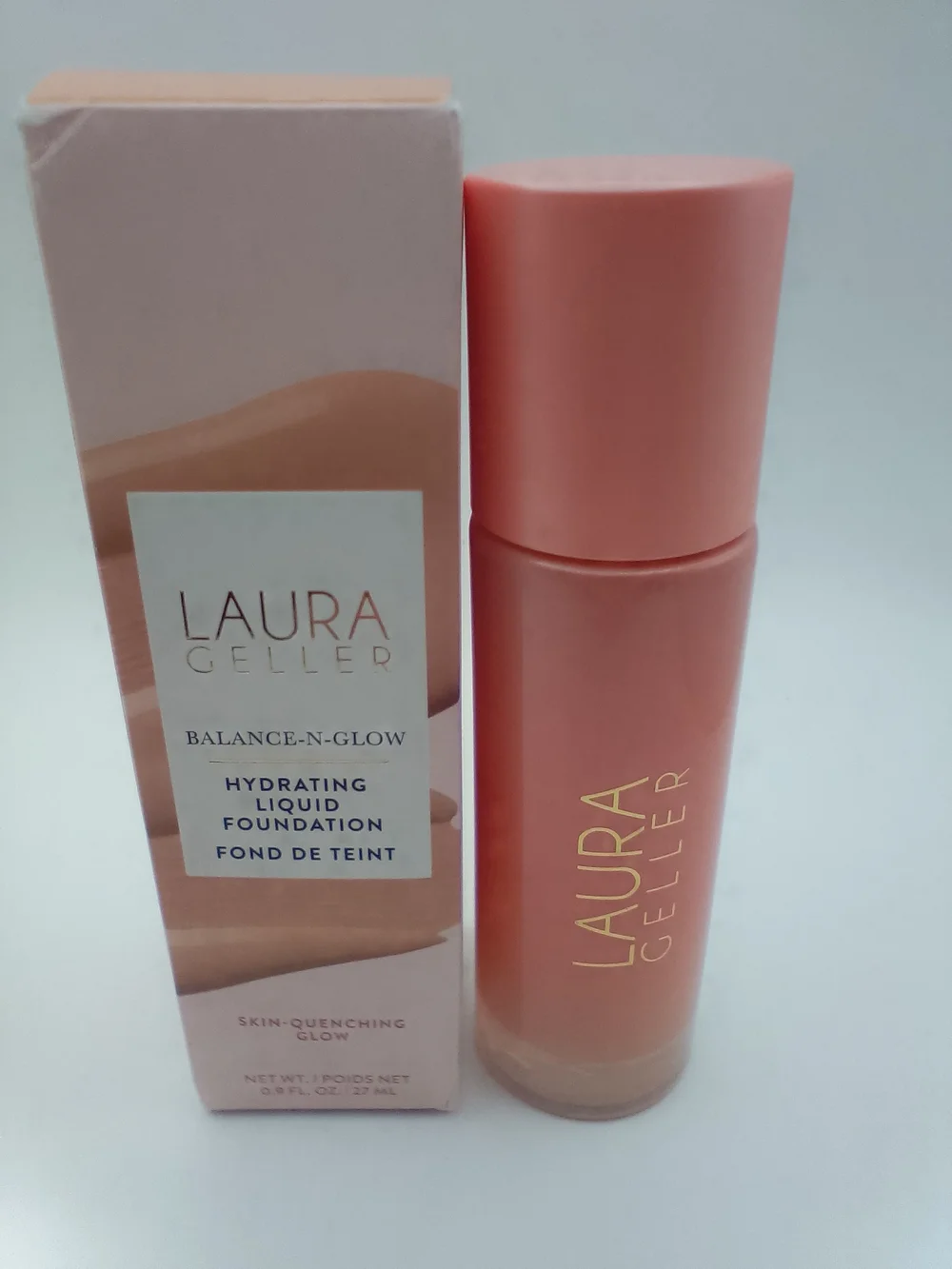 Laura Geller Balance-N-Glow Hydrating Liquid Foundation- Light